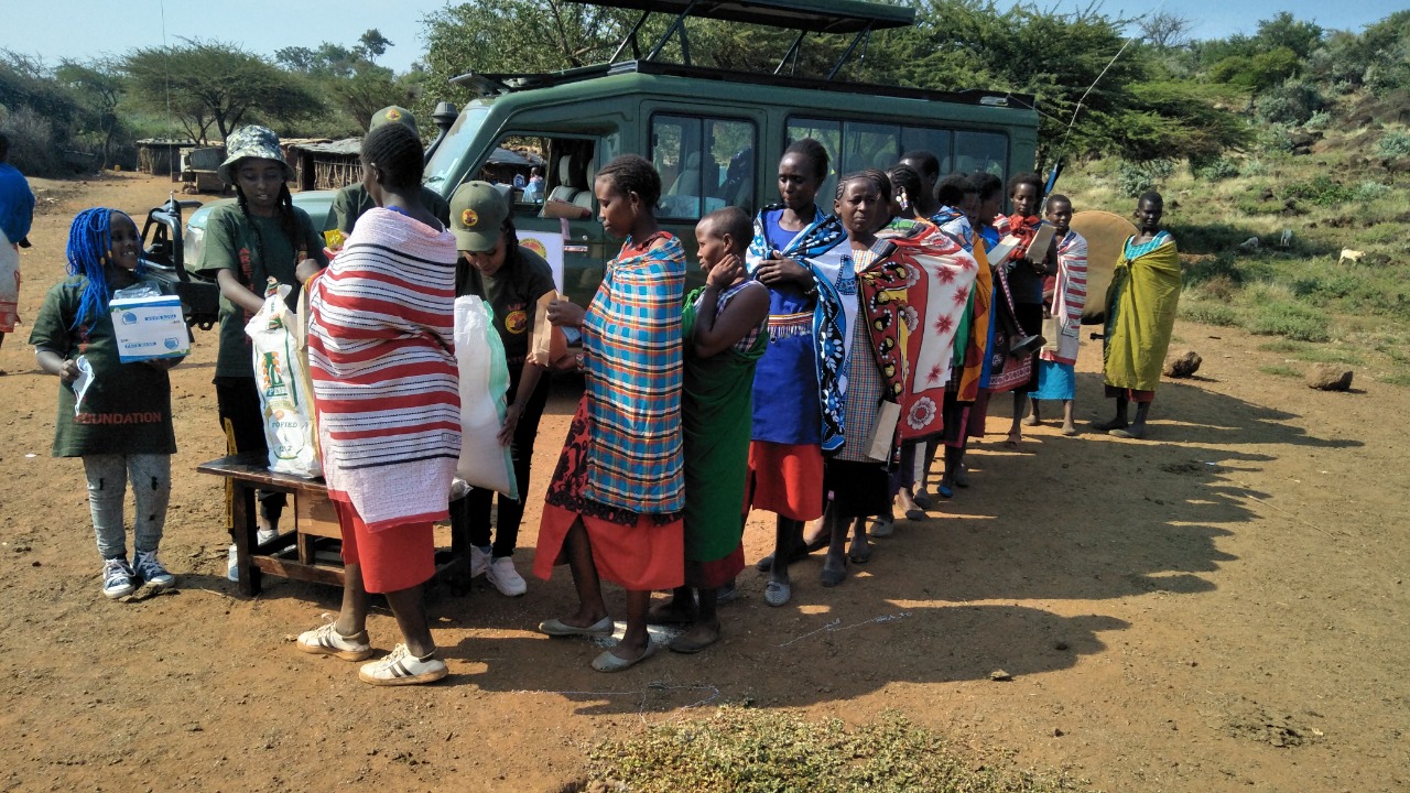 Donation line at the truck